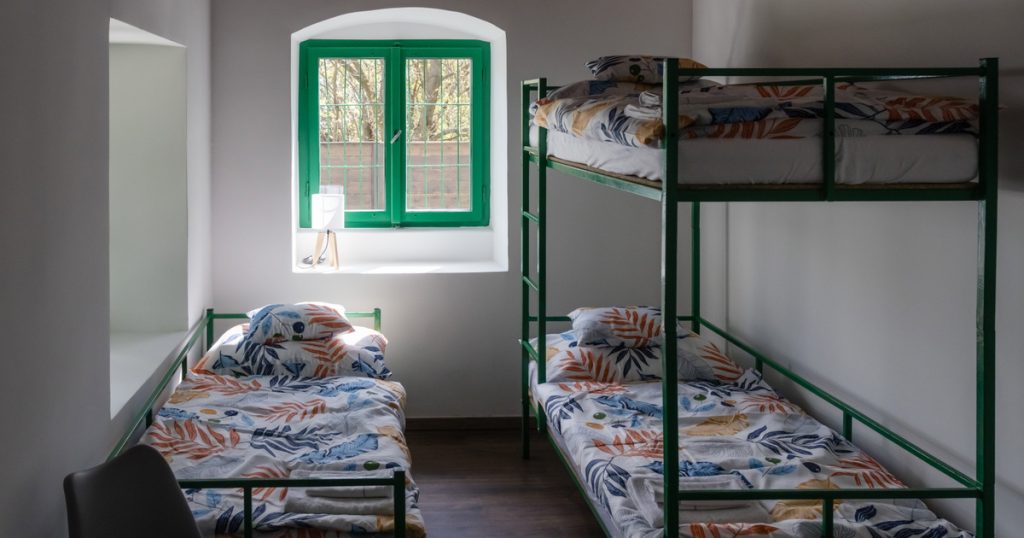 55672865_4115381_0c5e403df4dcb6db78c2d8c035ae2f67_wm